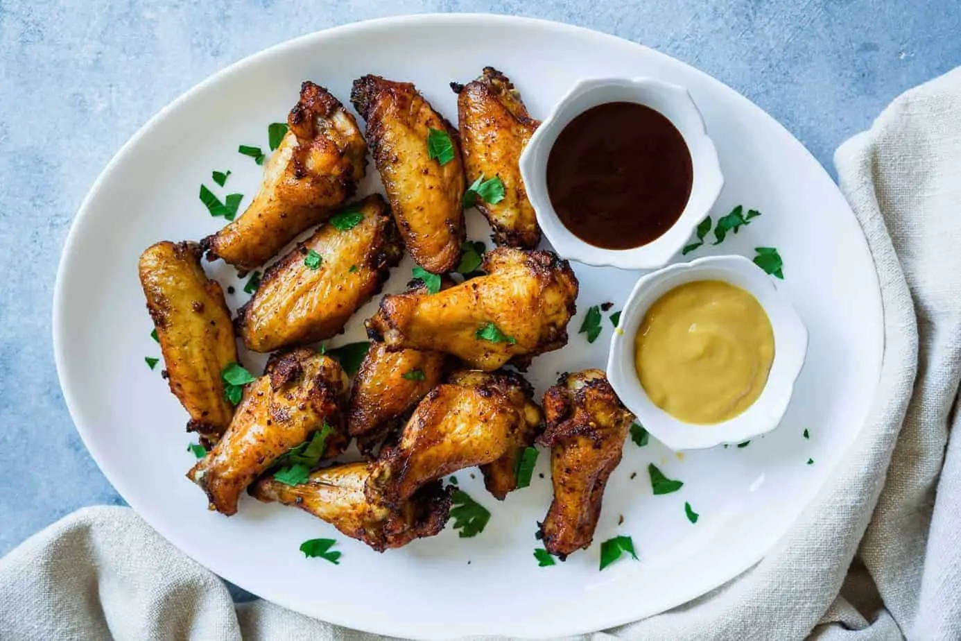 chicken wings made in the air fryer sprinkle with parsley 