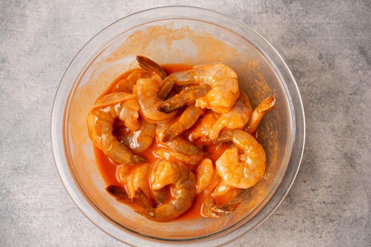 Mix the shrimp with the other ingredients in a mixing bowl.