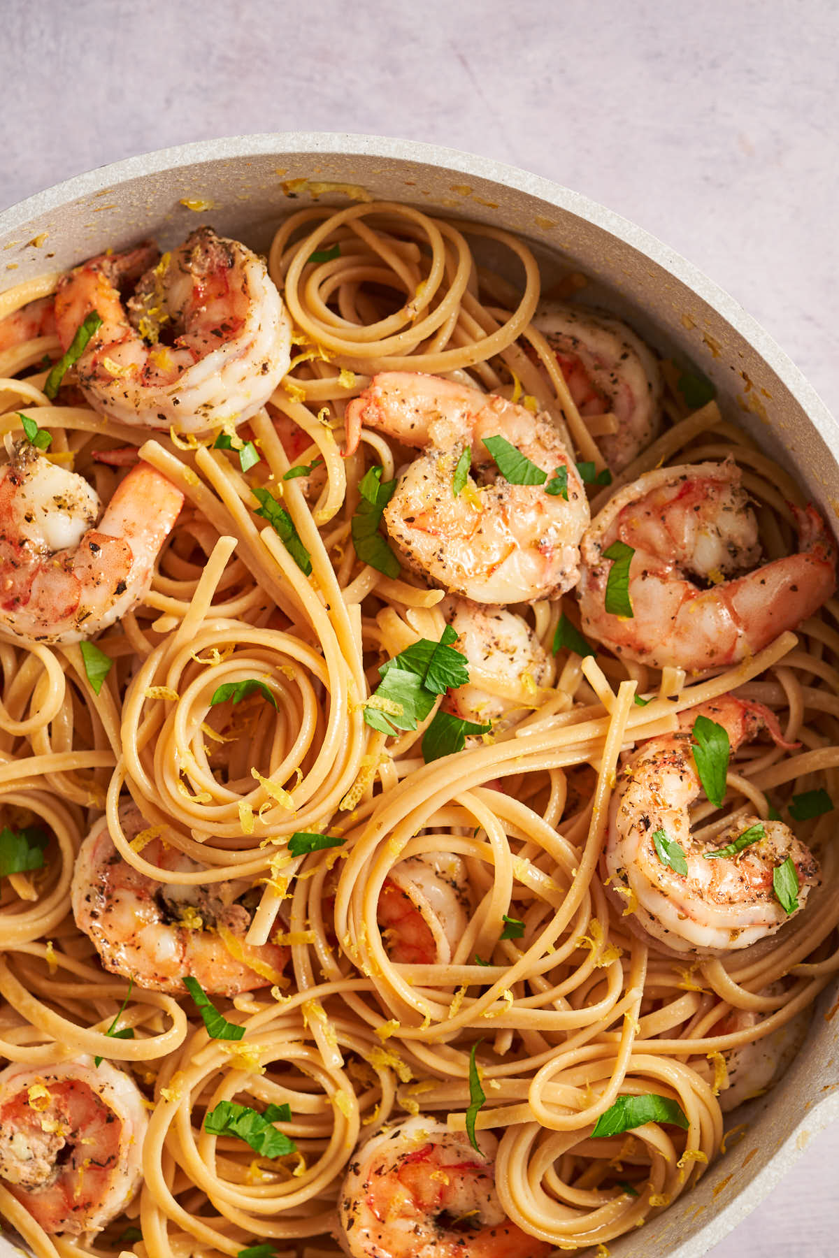 lemon garlic shrimp pasta in the skillet.